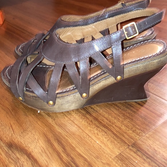 Leifsdottir Leather Wedges - Picture 8 of 9